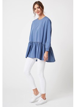 Bluza oversize zapinana z tyłu - jeansowa ze sklepu Cudmoda w kategorii Bluzy damskie - zdjęcie 179658944