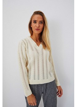 Sweter ze wzorem warkocza ze sklepu Moodo.pl w kategorii Swetry damskie - zdjęcie 179684602