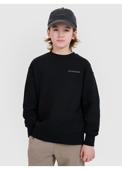 Chłopięca bluza dresowa bez kaptura nierozpinana 4F 4FJWSS25TSWSM1713 - czarna ze sklepu Sportstylestory.com w kategorii Bluzy chłopięce - zdjęcie 179684990