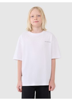 Chłopięcy t-shirt oversize 4F 4FJWSS25TTSHM2184 - biały ze sklepu Sportstylestory.com w kategorii T-shirty chłopięce - zdjęcie 179707852