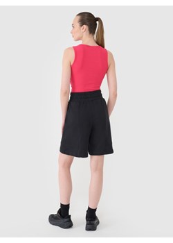 Damskie spodenki dresowe 4F 4FRSS25TSHOF701 - czarne ze sklepu Sportstylestory.com w kategorii Szorty - zdjęcie 179708762