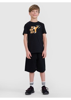 Chłopięce spodenki dresowe 4F 4FJRSS25TSHOM685 - czarne ze sklepu Sportstylestory.com w kategorii Spodenki chłopięce - zdjęcie 179733053