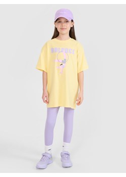 Dziewczęcy t-shirt z nadrukiem 4F 4FJRSS25TTSHF2646 - żółty ze sklepu Sportstylestory.com w kategorii Bluzki dziewczęce - zdjęcie 179733364