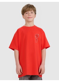 Chłopięcy t-shirt z nadrukiem 4F 4FJRSS25TTSHM2639 - czerwony ze sklepu Sportstylestory.com w kategorii T-shirty chłopięce - zdjęcie 179733484