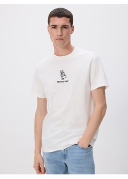 Reserved - T-shirt regular z haftem - złamana biel ze sklepu Reserved w kategorii T-shirty męskie - zdjęcie 179751212