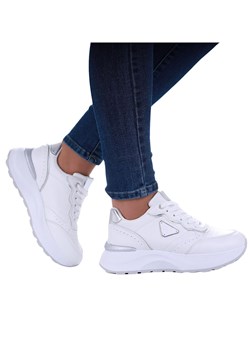 Białe buty sportowe na platformie /G12-2 17379 GF481/ ze sklepu Pantofelek24.pl w kategorii Buty sportowe damskie - zdjęcie 179757941