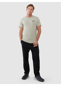 Męskie spodnie casual 4F 4FWSS25TTROM0999 - czarne ze sklepu Sportstylestory.com w kategorii Spodnie męskie - zdjęcie 179773170