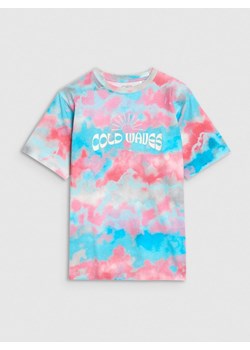 Chłopięcy t-shirt z nadrukiem 4F 4FJWSS25TTSHM1916 - multikolor ze sklepu Sportstylestory.com w kategorii T-shirty chłopięce - zdjęcie 179791921