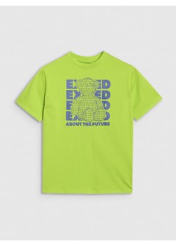 Chłopięcy t-shirt z nadrukiem 4F 4FJRSS25TTSHM2819 - zielony ze sklepu Sportstylestory.com w kategorii T-shirty chłopięce - zdjęcie 179792022