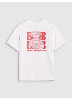 Chłopięcy t-shirt z nadrukiem 4F 4FJRSS25TTSHM2819 - biały ze sklepu Sportstylestory.com w kategorii T-shirty chłopięce - zdjęcie 179792103
