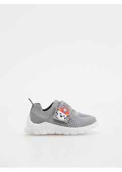 Reserved - Dzianinowe buty Psi Patrol - jasnoszary ze sklepu Reserved w kategorii Buty sportowe dziecięce - zdjęcie 179797744