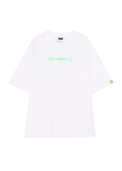 Cropp - Biała koszulka z The Sims - biały ze sklepu Cropp w kategorii T-shirty męskie - zdjęcie 179828273