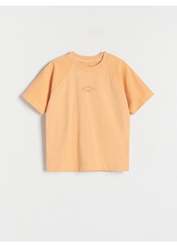 Reserved - T-shirt oversize z napisem - jasnopomarańczowy ze sklepu Reserved w kategorii T-shirty chłopięce - zdjęcie 179837371