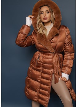 Brązowa Pikowana Kurtka Płaszcz za Kolano z Wiązanym Paskiem i Futerkiem Vivenda ze sklepu renee.pl w kategorii Płaszcze damskie - zdjęcie 179879252
