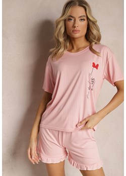 Różowy Komplet Piżamowy Szorty Wykończone Falbanką i Koszula z Nadrukiem Tyrvea - id: F2507-45-PINK - marki Renee - 179884233 Różowy Komplet Piżamowy Szorty Wykończone Falbanką i Koszula z Nadrukiem Tyrvea ze sklepu renee.pl w kategorii Piżamy damskie - zdjęcie 179884233
