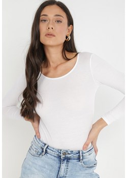 Białe Body Kasone ze sklepu born2be.pl w kategorii Body damskie - zdjęcie 179980303