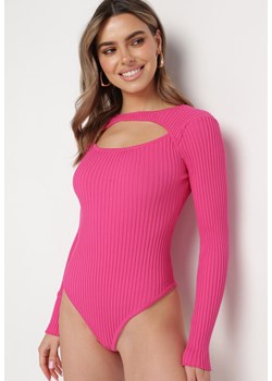 Fuksjowe Body Prążkowane z Wycięciem na Dekolcie Volfi ze sklepu born2be.pl w kategorii Body damskie - zdjęcie 180042821
