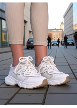 Royalfashion Sneakersy damskie Ottoles ze sklepu royalfashion.pl w kategorii Buty sportowe damskie - zdjęcie 180182401