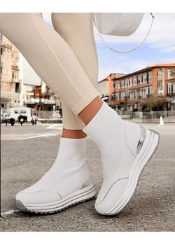 Royalfashion Sportowe wysokie sneakersy damskie Wisoi ze sklepu royalfashion.pl w kategorii Buty sportowe damskie - zdjęcie 180192011