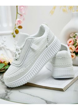 Royalfashion Sportowe sneakersy damskie Pisinni ze sklepu royalfashion.pl w kategorii Buty sportowe damskie - zdjęcie 180193471