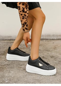 Royalfashion Sportowe sneakersy damskie na platformie Aromii ze sklepu royalfashion.pl w kategorii Buty sportowe damskie - zdjęcie 180252370