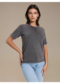 Sinsay - Bawełniana koszulka z efektem sprania - szary - id: 351EV-90X - marki Sinsay - 180267242 Sinsay - Bawełniana koszulka z efektem sprania - szary ze sklepu Sinsay w kategorii Bluzki damskie - zdjęcie 180267242