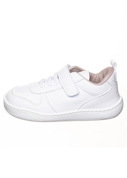 kmins Buty w kolorze białym do chodzenia na boso ze sklepu Limango Polska w kategorii Buty sportowe dziecięce - zdjęcie 180268920