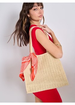 Sinsay - Torebka pleciona shopper z ozdobną apaszką - kremowy ze sklepu Sinsay w kategorii Torby letnie - zdjęcie 180283321