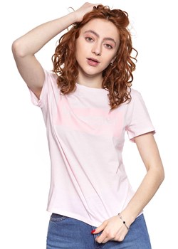 WRANGLER T SHIRT DAMSKI LOGO TEE CRADLE PINK W7P3EVXBJ 112132040 ze sklepu YouNeedit.pl w kategorii Bluzki damskie - zdjęcie 180291170