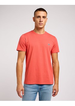 LEE SS PATCH LOGO TEE MĘSKA KOSZULKA T-SHIRT POPPY 112349352 L60U015640 ze sklepu YouNeedit.pl w kategorii T-shirty męskie - zdjęcie 180291441