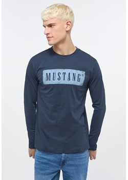 MUSTANG Adrian C Print MĘSKA KOSZULKA Z DŁUGIM RĘKAWEM Outer Space 1013540 5330 ze sklepu YouNeedit.pl w kategorii T-shirty męskie - zdjęcie 180293212