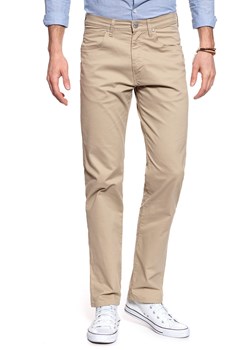 WRANGLER SPODNIE MĘSKIE ARIZONA CORNSTALK W12OV6335 112126479 ze sklepu YouNeedit.pl w kategorii Spodnie męskie - zdjęcie 180298344