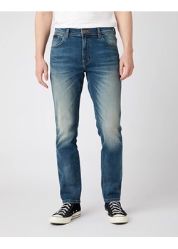 MĘSKIE SPODNIE JEANSOWE WRANGLER TEXAS TAPER SMOOTH DUST W12T2837J 112141163 ze sklepu YouNeedit.pl w kategorii Jeansy męskie - zdjęcie 180298411