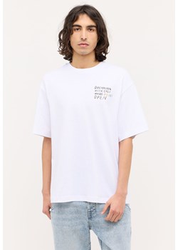 MĘSKA KOSZULKA MUSTANG T-shirt Akron General White 1015266 2045 ze sklepu YouNeedit.pl w kategorii T-shirty męskie - zdjęcie 180299790