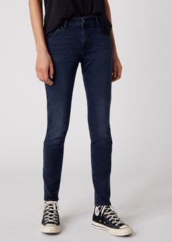 SPODNIE DAMSKIE WRANGLER SKINNY BLUE SKIES W28KLT36H 112128309 ze sklepu YouNeedit.pl w kategorii Jeansy damskie - zdjęcie 180299832