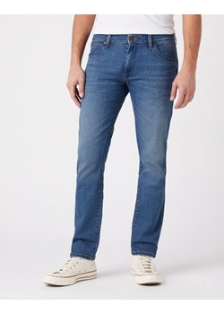 WRANGLER LARSTON MĘSKIE SPODNIE JEANSOWE GREEN TWIST W18SXP409 112145871 ze sklepu YouNeedit.pl w kategorii Jeansy męskie - zdjęcie 180301612