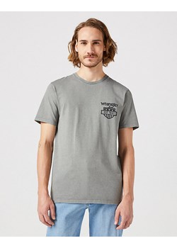 WRANGLER GRAPHIC TEE MĘSKA KOSZULKA T-SHIRT GUN METAL 112351232 W7CA018218 ze sklepu YouNeedit.pl w kategorii T-shirty męskie - zdjęcie 180306952
