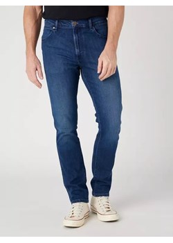 WRANGLER LARSTON MĘSKIE SPODNIE JEANSOWE JEANSY BLUE RING W18SOC42G 112329013 - id: 44370 - marki Wrangler - 180309224 WRANGLER LARSTON MĘSKIE SPODNIE JEANSOWE JEANSY BLUE RING W18SOC42G 112329013 ze sklepu YouNeedit.pl w kategorii Jeansy męskie - zdjęcie 180309224