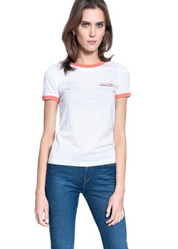 T-SHIRT DAMSKI LEE RINGER TEE BRIGHT WHITE L40PEPLJ 112108662 ze sklepu YouNeedit.pl w kategorii Bluzki damskie - zdjęcie 180311960