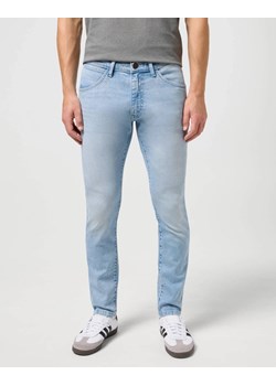 WRANGLER BRYSON MĘSKIE SPODNIE JEANSOWE JEANSY DŻINSY WHISPER BLUE 112350859 W14X017967 ze sklepu YouNeedit.pl w kategorii Jeansy męskie - zdjęcie 180314933