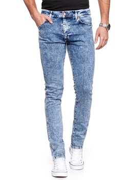 SPODNIE MĘSKIE WRANGLER LARSTON GLACE BLUE W18SFK18A 112127481 ze sklepu YouNeedit.pl w kategorii Jeansy męskie - zdjęcie 180320610