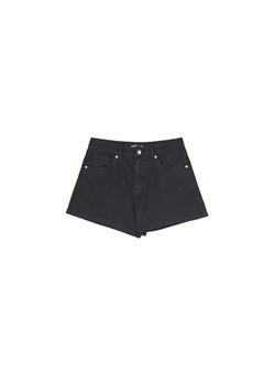 Cropp - Czarne szorty regular - czarny ze sklepu Cropp w kategorii Szorty - zdjęcie 180339900