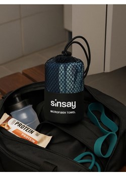 Sinsay - Ręcznik szybkoschnący - granatowy ze sklepu Sinsay w kategorii Ręczniki - zdjęcie 180350310