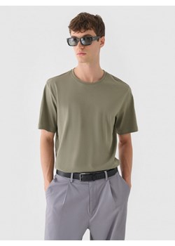 Męski t-shirt basic Outhorn OTHWAW24TTSHM2155 - khaki ze sklepu Sportstylestory.com w kategorii T-shirty męskie - zdjęcie 180374931