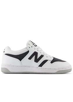 Buty dziecięce New Balance GSB480VB - białe ze sklepu streetstyle24.pl w kategorii Buty sportowe damskie - zdjęcie 180378240