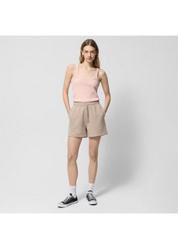 Damskie spodenki dresowe Outhorn OTHWSS24TSHOF384 - beżowe ze sklepu Sportstylestory.com w kategorii Szorty - zdjęcie 180391924