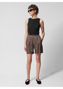 Damskie spodenki casual Outhorn OTHWSS24TSHOF396 - brązowe ze sklepu Sportstylestory.com w kategorii Szorty - zdjęcie 180392323