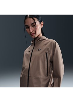 Damska kurtka do biegania Storm-FIT ADV Nike Trail - Brązowy ze sklepu Nike poland w kategorii Kurtki damskie - zdjęcie 180396674