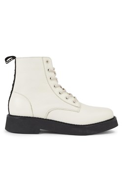 Botki Tommy Jeans Tjw Lace Up Flat Boot EN0EN02310 Écru ze sklepu eobuwie.pl w kategorii Workery damskie - zdjęcie 180396840