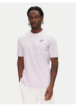 adidas T-Shirt Lounge Slides Graphic Pocket JM0375 Fioletowy Regular Fit ze sklepu MODIVO w kategorii T-shirty męskie - zdjęcie 180403554